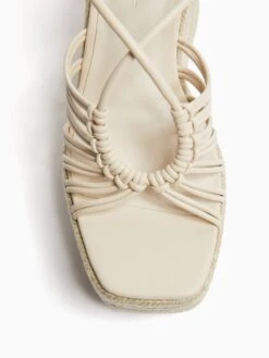 Bershka Sandaler Ecru 13 Bershka Sandaler Ecru -Birkenstock butikk 21d54249ed20ae7e9d849d7ff3b98e5f