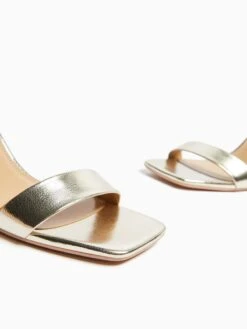 Bershka Stroppesandaler Gyldengul -Birkenstock butikk 32b3024c7375c881eec768cd2e038ba0