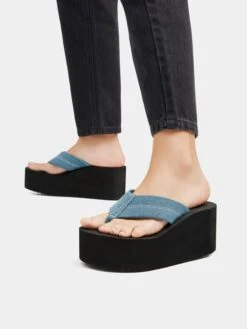 PULL & BEAR Pull&Bear Flip-Flops Blå -Birkenstock butikk 358691651b84b8b0631327b3d0f955c5
