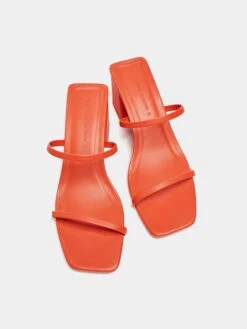 PULL & BEAR Pull&Bear Pantoletter Oransje -Birkenstock butikk 50b5ef90e8360e212a099f3ae1b08071