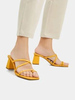 PULL & BEAR Pull&Bear Flip-Flops Sennep -Birkenstock butikk 5c9640ee1b0d967f3a6f1c24617939ef