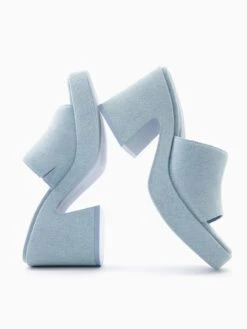 Bershka Pantoletter Lyseblå -Birkenstock butikk 64e61c30f54f2e55f54b2fe458ada8a5