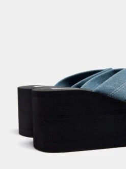 PULL & BEAR Pull&Bear Flip-Flops Blå -Birkenstock butikk 6c160a1c872a2a9fc3a842884a732360