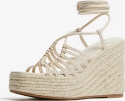 Bershka Sandaler Ecru