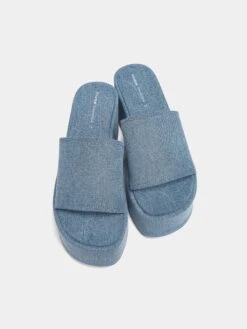 PULL & BEAR Pull&Bear Pantoletter Blå -Birkenstock butikk 77edd3bf008b33602b427cdc59bfeacb