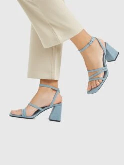 PULL & BEAR Pull&Bear Stroppesandaler Røkblå 11 PULL & BEAR Pull&Bear Stroppesandaler Røkblå -Birkenstock butikk 9691081ba2e8edd0cda1db9dd6b7f159