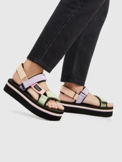 PULL & BEAR Pull&Bear Stroppesandaler Blandingsfarger -Birkenstock butikk 99a7fba0b8034de51b774f5954ffef2f