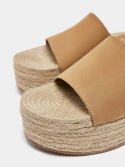 PULL & BEAR Pull&Bear Pantoletter Lysebrun 9 PULL & BEAR Pull&Bear Pantoletter Lysebrun -Birkenstock butikk b104cbaac39256bd9e0310b6d8972d14