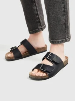 PULL & BEAR Pull&Bear Pantoletter Svart -Birkenstock butikk cf7f02be05aaa1c3046d4fa47f0826dc